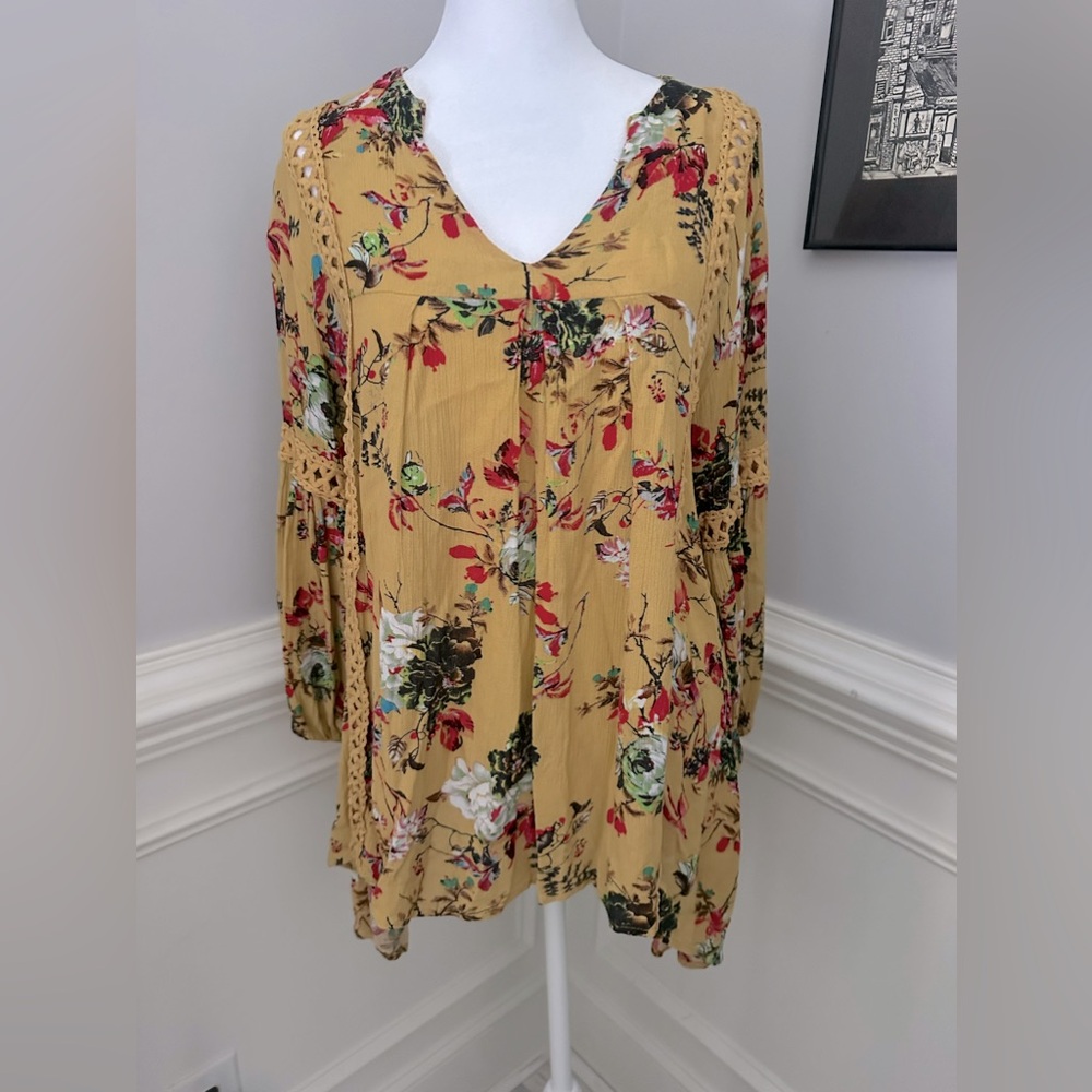 AndTheWhy Womens Shirt/Tunic Size Medium Yellow Floral Crochet Flowy Top